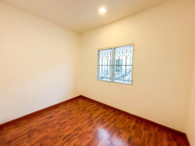 รูปที่6 ต้องการขายบ้านพร้อมที่ดิน เสาธงหิน บางใหญ่ ราคา 1,690,000 บาท