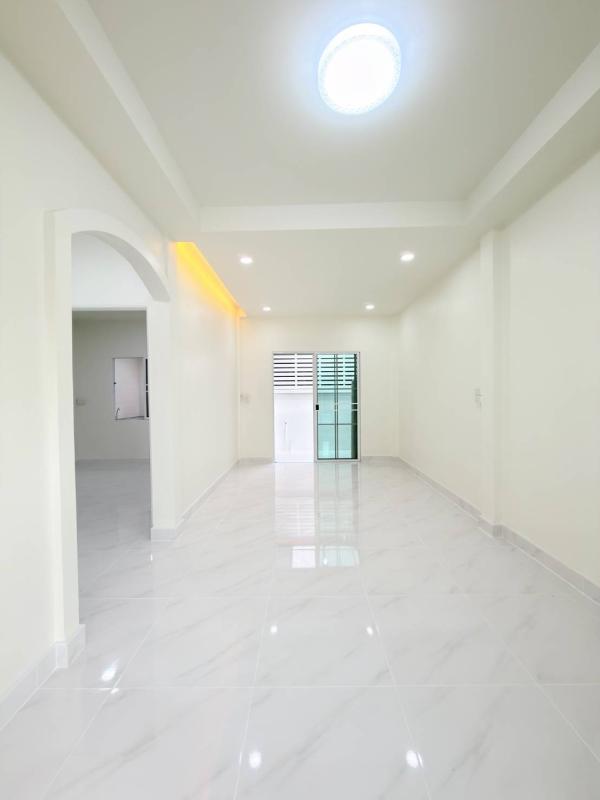 รูปที่4 ต้องการขายบ้านพร้อมที่ดิน ลาดสวาย ลำลูกกา ราคา 1,700,000 บาท