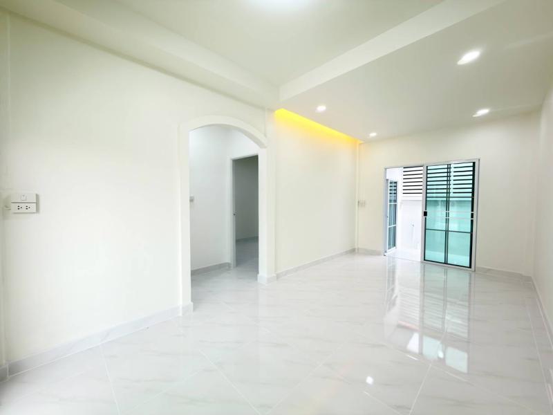 รูปที่5 ต้องการขายบ้านพร้อมที่ดิน ลาดสวาย ลำลูกกา ราคา 1,700,000 บาท