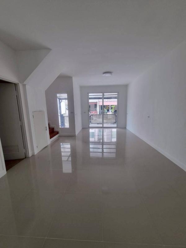 รูปที่3 ต้องการขายบ้านพร้อมที่ดิน ท่าข้าม เขตบางขุนเทียน ราคา 2,390,000 บาท