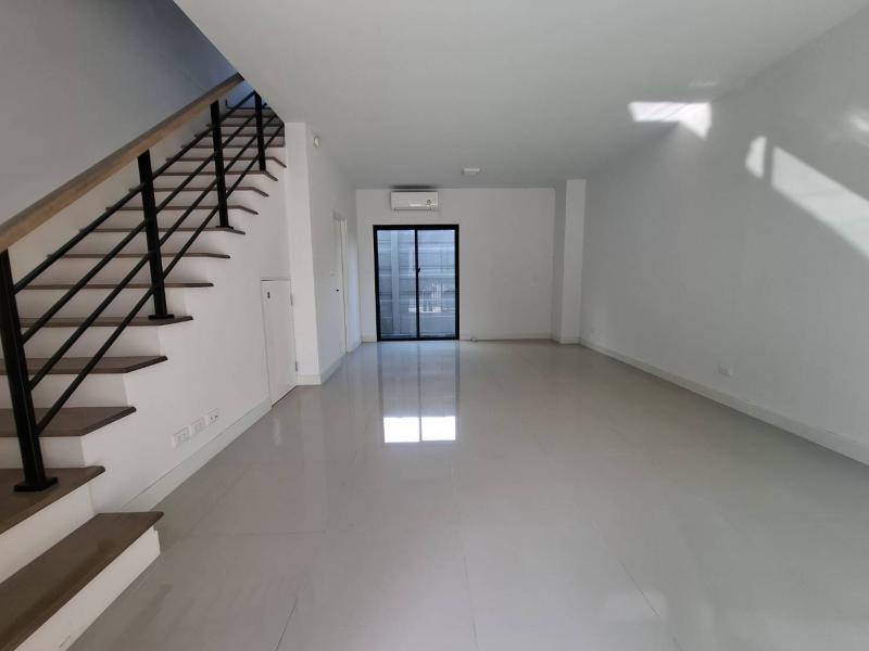 รูปที่2 ต้องการขายทาวน์โฮม ประเวศ เขตประเวศ ราคา 5,980,000 บาท