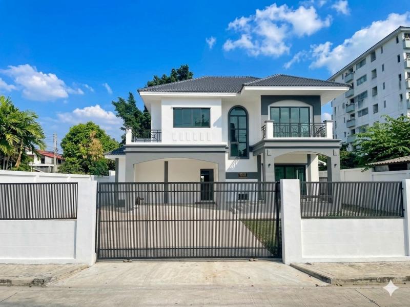 รูปที่2 ต้องการขายบ้านพร้อมที่ดิน คลองจั่น เขตบางกะปิ ราคา 9,990,000 บาท