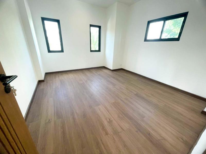 รูปที่8 ต้องการขายบ้านพร้อมที่ดิน คลองจั่น เขตบางกะปิ ราคา 9,990,000 บาท