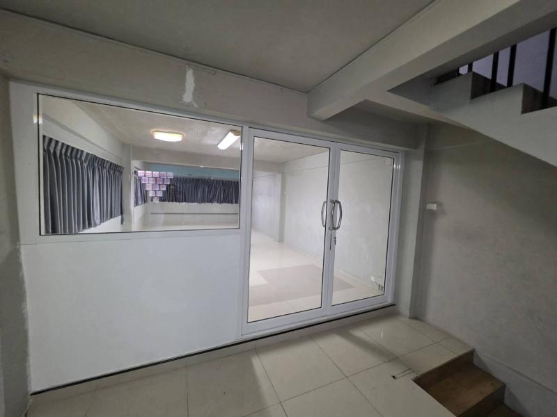 รูปที่4 ต้องการขายอาคารพาณิชย์ ดินแดง เขตดินแดง ราคา 9,200,000 บาท