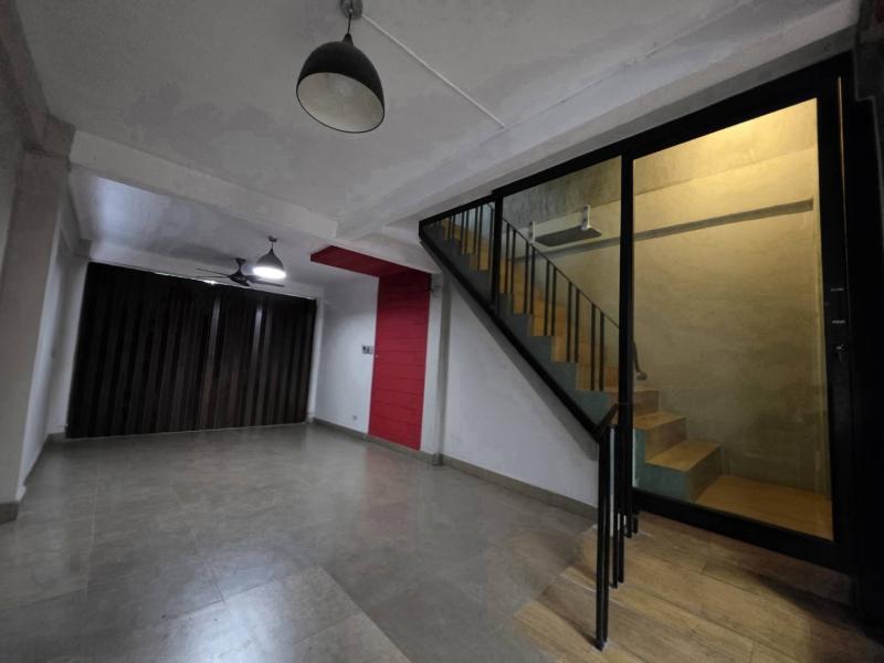 รูปที่5 ต้องการขายอาคารพาณิชย์ ดินแดง เขตดินแดง ราคา 9,200,000 บาท