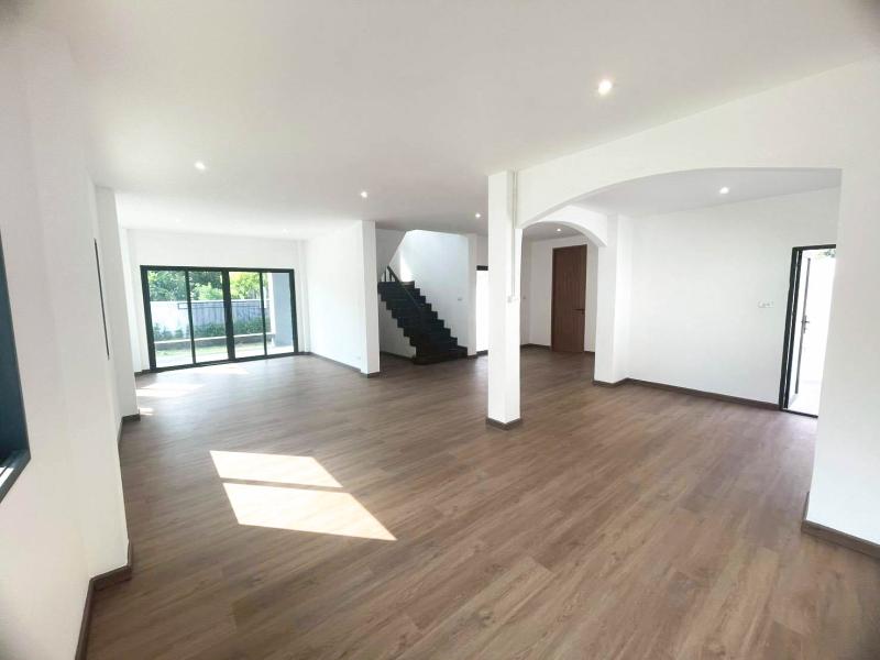 รูปที่5 ต้องการขายบ้านพร้อมที่ดิน คลองจั่น เขตบางกะปิ ราคา 9,990,000 บาท