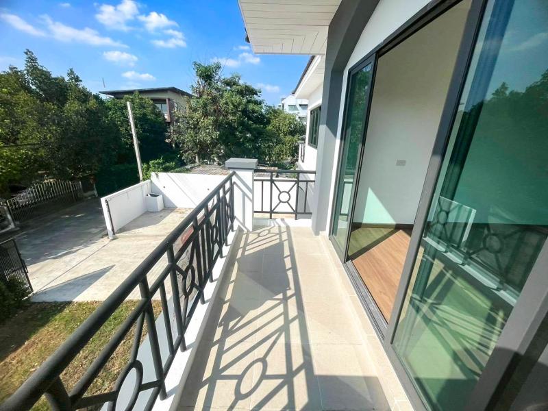 รูปที่7 ต้องการขายบ้านพร้อมที่ดิน คลองจั่น เขตบางกะปิ ราคา 9,990,000 บาท