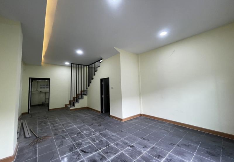 รูปที่4 ต้องการขายทาวน์โฮม ระแหง ลาดหลุมแก้ว ราคา 990,000 บาท