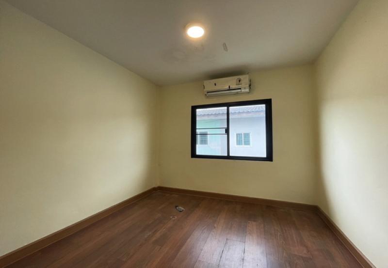 รูปที่6 ต้องการขายทาวน์โฮม ระแหง ลาดหลุมแก้ว ราคา 990,000 บาท