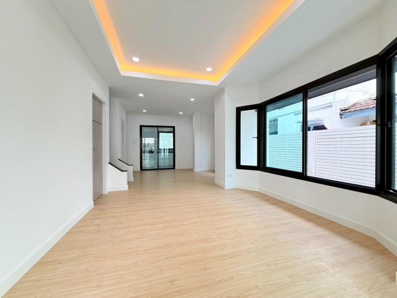 รูปที่3 ต้องการขายบ้านพร้อมที่ดิน สีกัน เขตดอนเมือง ราคา 3,890,000 บาท
