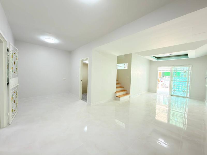 รูปที่3 ต้องการขายบ้านพร้อมที่ดิน สามวาตะวันตก เขตคลองสามวา ราคา 2,490,000 บาท