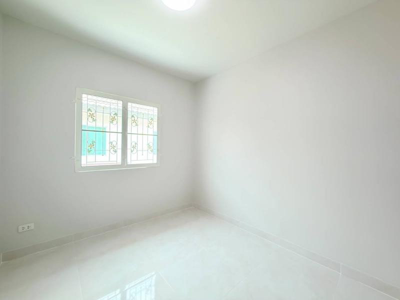 รูปที่5 ต้องการขายบ้านพร้อมที่ดิน สามวาตะวันตก เขตคลองสามวา ราคา 2,490,000 บาท