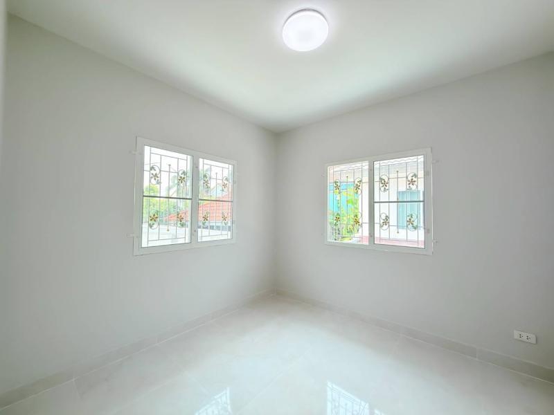 รูปที่8 ต้องการขายบ้านพร้อมที่ดิน สามวาตะวันตก เขตคลองสามวา ราคา 2,490,000 บาท