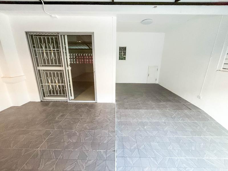 รูปที่2 ต้องการขายบ้านพร้อมที่ดิน เสาธงหิน บางใหญ่ ราคา 1,690,000 บาท