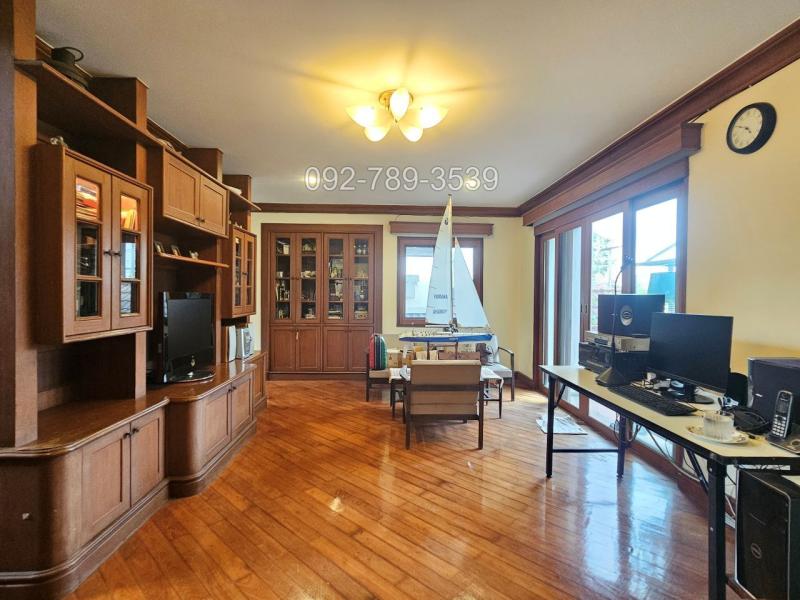 รูปที่6 ต้องการขายบ้านพร้อมที่ดิน หลักหก เมืองปทุมธานี ราคา 15,000,000 บาท