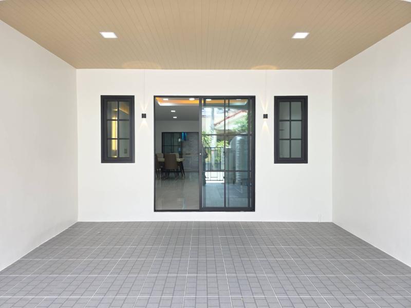 รูปที่2 ต้องการขายบ้านพร้อมที่ดิน สามวาตะวันตก เขตคลองสามวา ราคา 2,300,000 บาท
