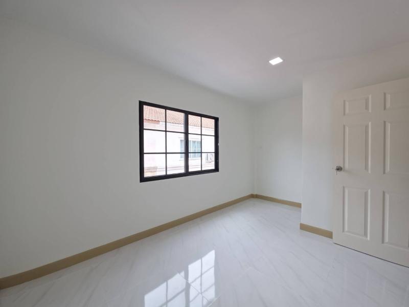 รูปที่6 ต้องการขายบ้านพร้อมที่ดิน สามวาตะวันตก เขตคลองสามวา ราคา 2,300,000 บาท
