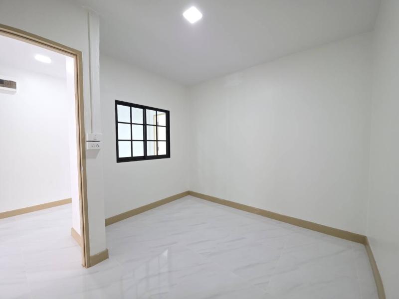 รูปที่8 ต้องการขายบ้านพร้อมที่ดิน สามวาตะวันตก เขตคลองสามวา ราคา 2,300,000 บาท