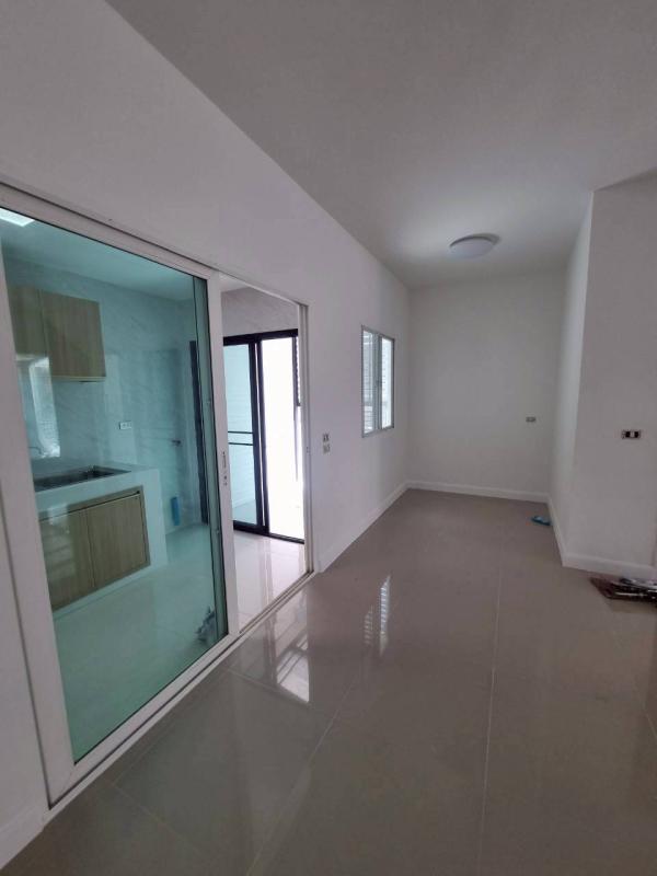 รูปที่7 ต้องการขายบ้านพร้อมที่ดิน ท่าข้าม เขตบางขุนเทียน ราคา 2,390,000 บาท