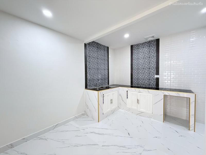 รูปที่5 ต้องการขายบ้านพร้อมที่ดิน ลาดพร้าว เขตลาดพร้าว ราคา 3,900,000 บาท