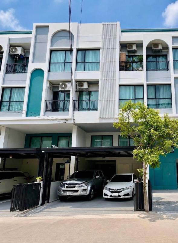 ขาย บ้านMaison168 ลาดพร้าว101 ทาวน์โฮม 3.5 ชั้น เจ้าของขายเอง  ราคาต่ำกว่าโครงการ ตกแต่งต่อเติมพร้อม เฟอร์นิเจอร์ครบ พร้อมเข้าอยู่ได้เลย