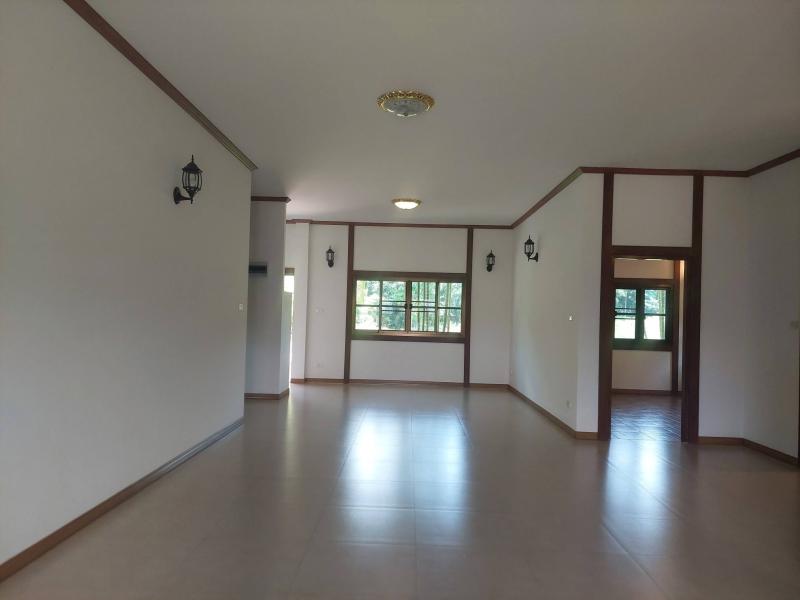 รูปที่4 ต้องการขายบ้านพร้อมที่ดิน บ้านปง หางดง ราคา 3,500,000 บาท
