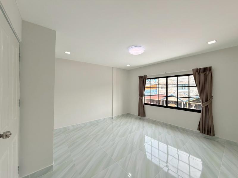 รูปที่6 ต้องการขายบ้านพร้อมที่ดิน คลองสองต้นนุ่น เขตลาดกระบัง ราคา 2,650,000 บาท