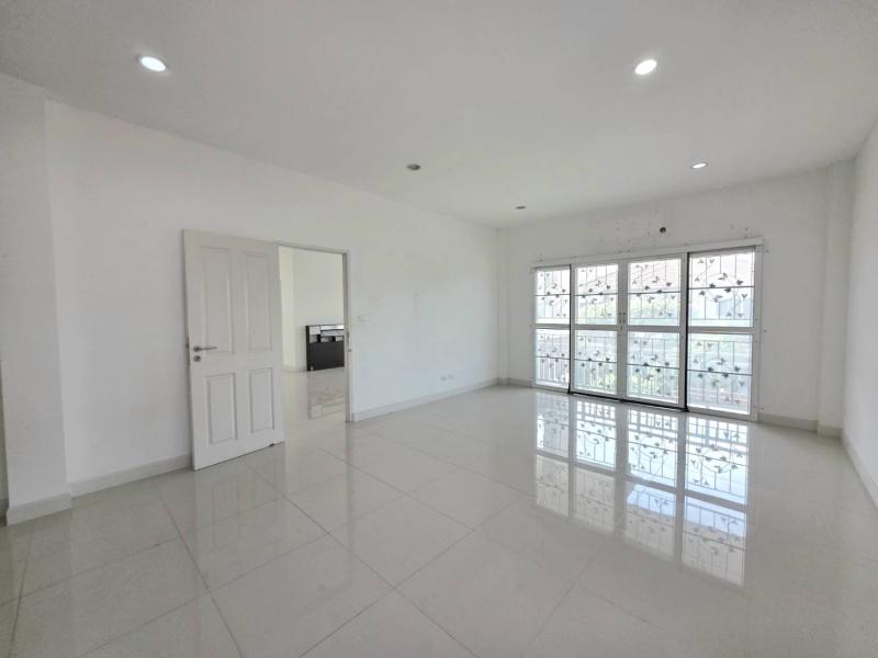 รูปที่7 ต้องการขายบ้านพร้อมที่ดิน สามวาตะวันตก เขตคลองสามวา ราคา 5,000,000 บาท