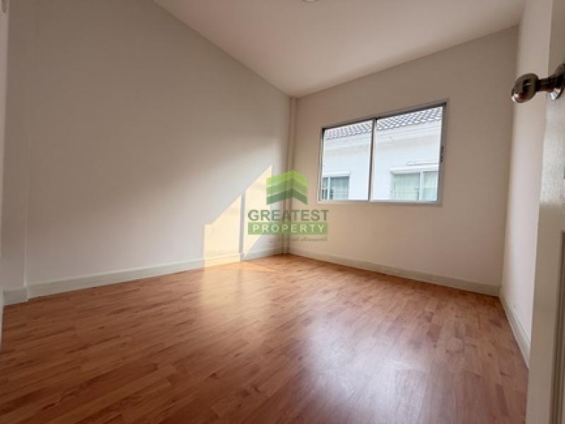 รูปที่4 ต้องการขายทาวน์โฮม บางขุนกอง บางกรวย ราคา 4,500,000 บาท