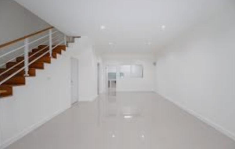 รูปที่5 ต้องการขายบ้านพร้อมที่ดิน ละหาร บางบัวทอง ราคา 2,400,000 บาท