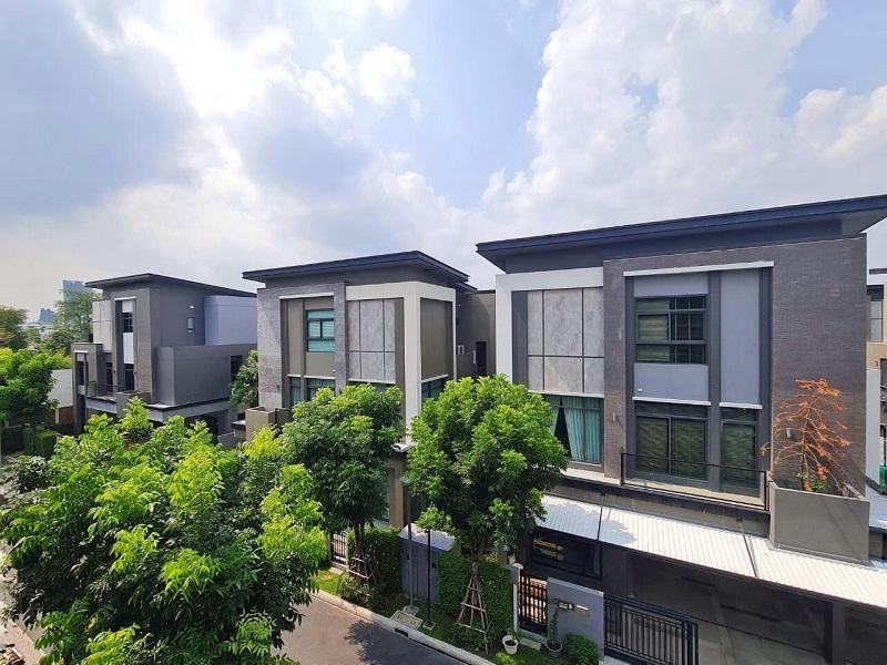 รูปที่2 ต้องการขายบ้านพร้อมที่ดิน บางจาก เขตพระโขนง ราคา 32,000,000 บาท