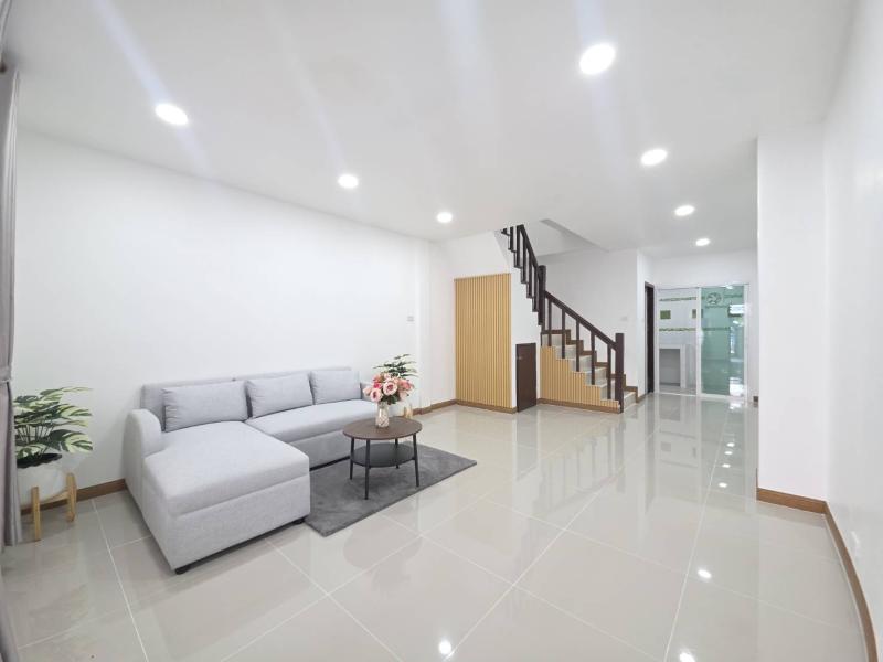 รูปที่3 ต้องการขายบ้านพร้อมที่ดิน สามวาตะวันตก เขตคลองสามวา ราคา 1,750,000 บาท