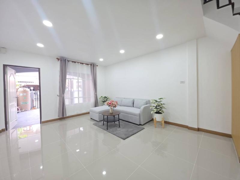 รูปที่4 ต้องการขายบ้านพร้อมที่ดิน สามวาตะวันตก เขตคลองสามวา ราคา 1,750,000 บาท