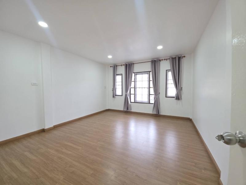 รูปที่6 ต้องการขายบ้านพร้อมที่ดิน สามวาตะวันตก เขตคลองสามวา ราคา 1,750,000 บาท