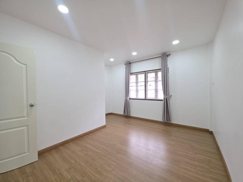 รูปที่7 ต้องการขายบ้านพร้อมที่ดิน สามวาตะวันตก เขตคลองสามวา ราคา 1,750,000 บาท