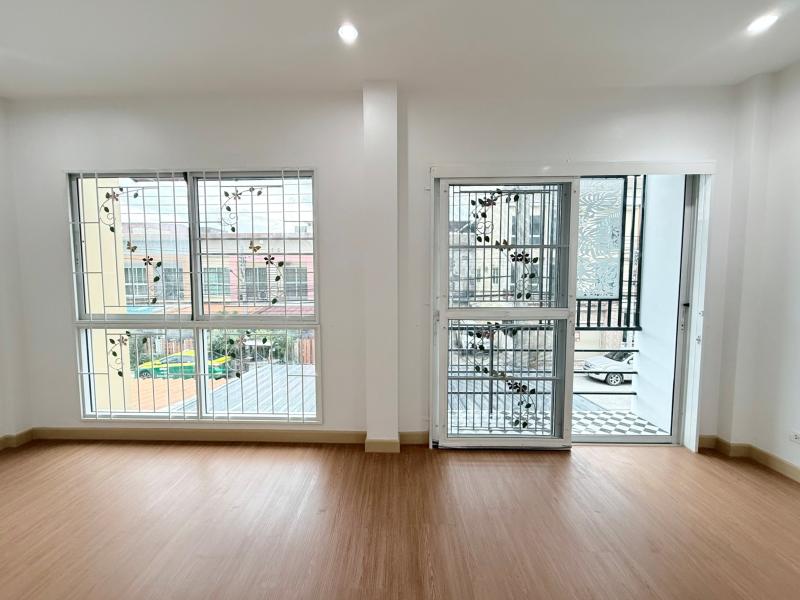 รูปที่8 ต้องการขายบ้านพร้อมที่ดิน โคกแฝด เขตหนองจอก ราคา 2,400,000 บาท