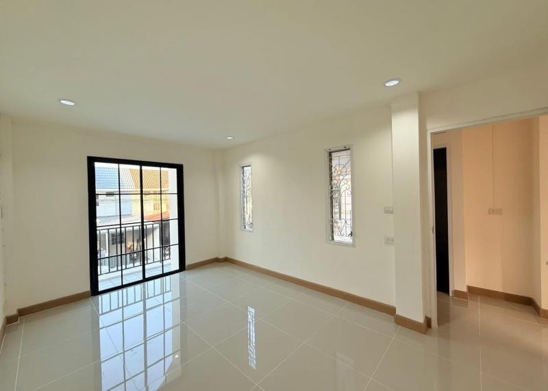 รูปที่6 ต้องการขายบ้านพร้อมที่ดิน คลองสองต้นนุ่น เขตลาดกระบัง ราคา 2,490,000 บาท