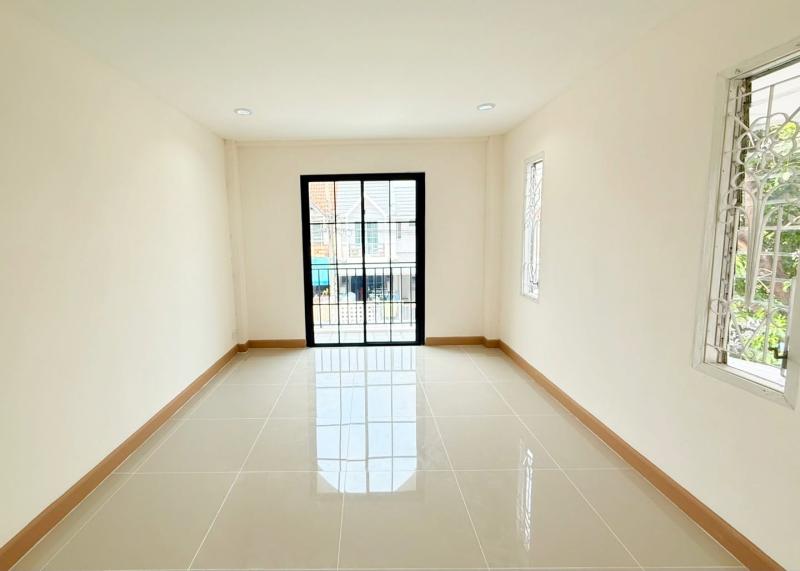 รูปที่8 ต้องการขายบ้านพร้อมที่ดิน คลองสองต้นนุ่น เขตลาดกระบัง ราคา 2,490,000 บาท