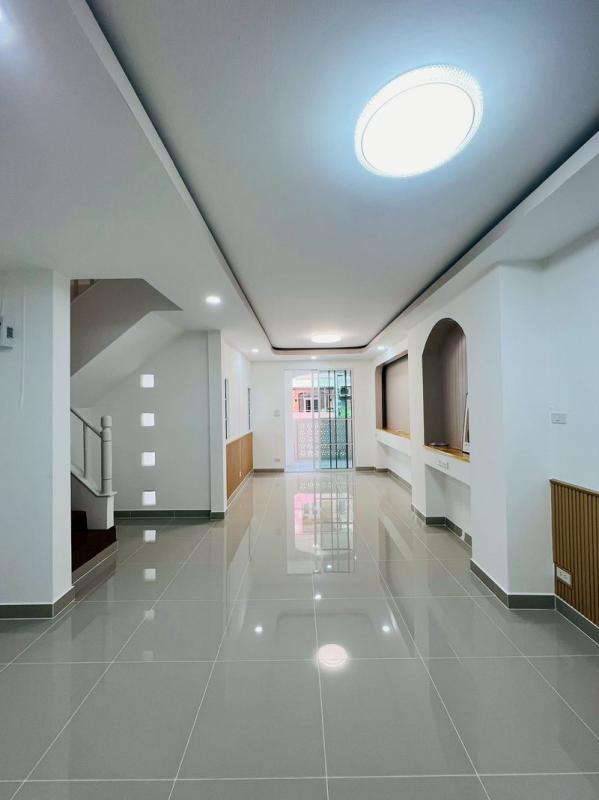 รูปที่4 ต้องการขายบ้านพร้อมที่ดิน ลาดสวาย ลำลูกกา ราคา 1,990,000 บาท