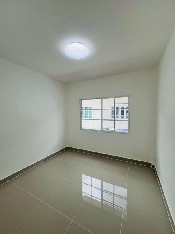 รูปที่8 ต้องการขายบ้านพร้อมที่ดิน ลาดสวาย ลำลูกกา ราคา 1,990,000 บาท
