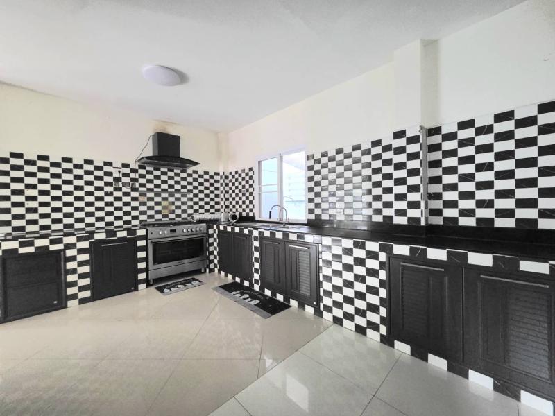 รูปที่5 ต้องการขายบ้านพร้อมที่ดิน รังสิต ธัญบุรี ราคา 3,990,000 บาท