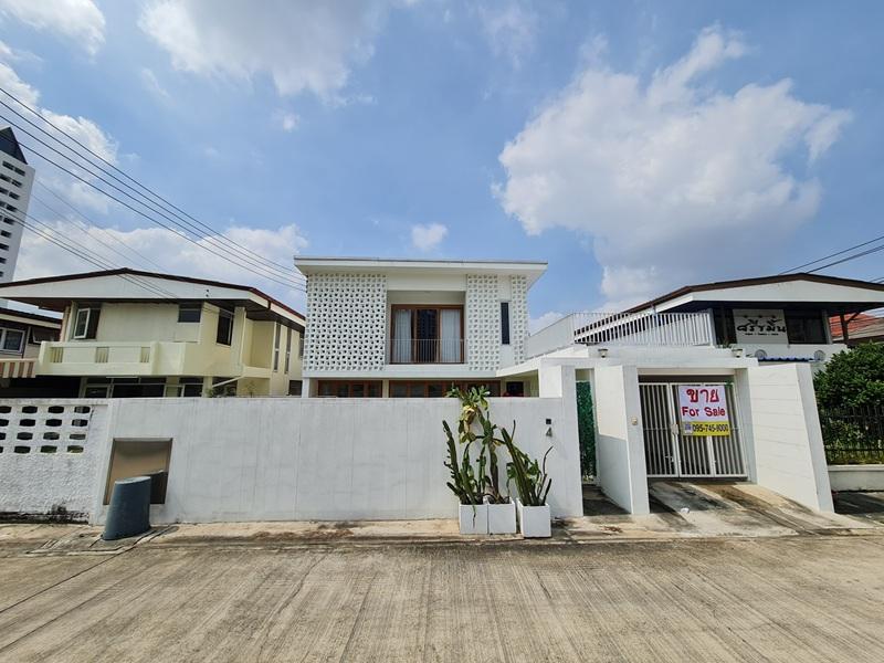 รูปที่2 ต้องการขายบ้านพร้อมที่ดิน หัวหมาก เขตบางกะปิ ราคา 16,500,000 บาท