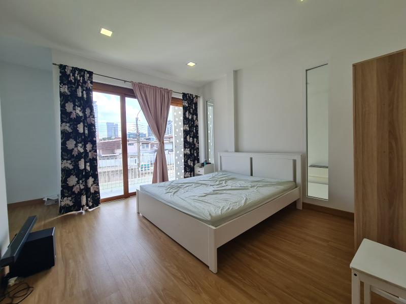 รูปที่5 ต้องการขายบ้านพร้อมที่ดิน หัวหมาก เขตบางกะปิ ราคา 16,500,000 บาท