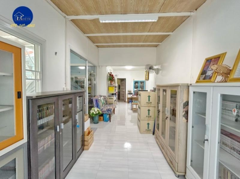 รูปที่6 ต้องการขายบ้านพร้อมที่ดิน บางคูรัด บางบัวทอง ราคา 2,590,000 บาท
