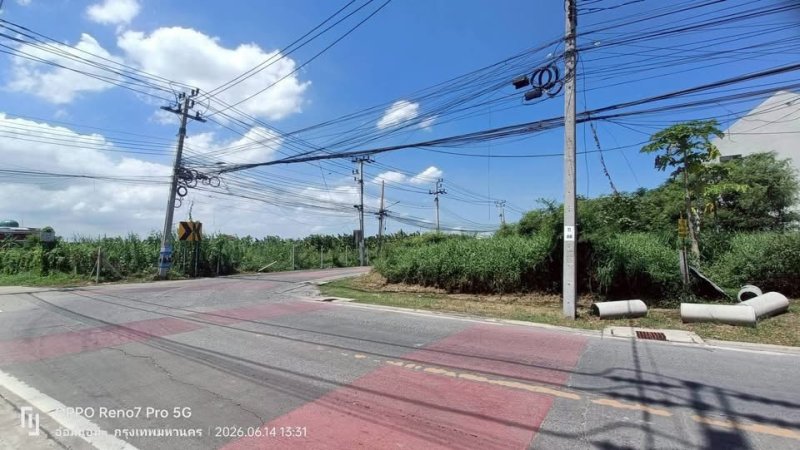 รูปที่3 ต้องการขายที่ดินเปล่า ดอกไม้ เขตประเวศ ราคา 6,500,000 บาท