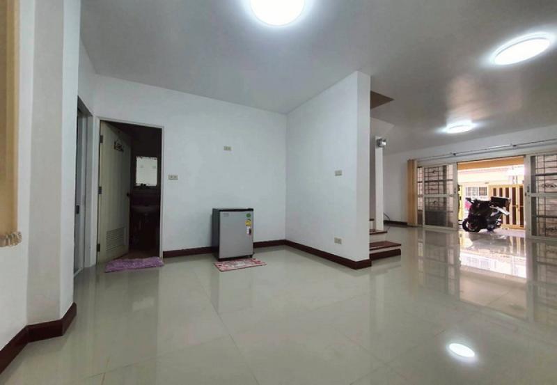 รูปที่6 ต้องการขายทาวน์โฮม ลาดสวาย ลำลูกกา ราคา 1,950,000 บาท