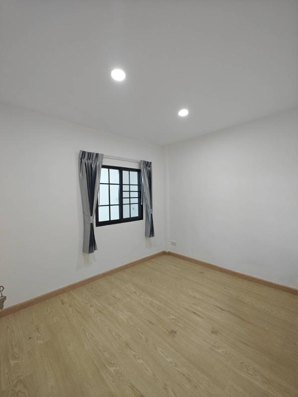รูปที่8 ต้องการขายบ้านพร้อมที่ดิน บึงยี่โถ ธัญบุรี ราคา 2,590,000 บาท