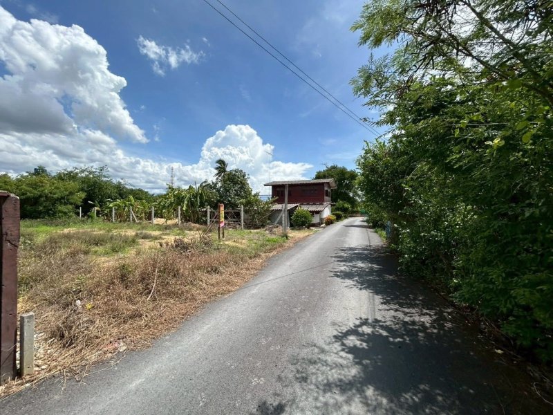รูปที่3 ต้องการขายที่ดินเปล่า มาบแค เมืองนครปฐม ราคา 900,000 บาท