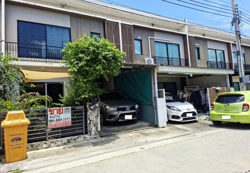 รูปที่2 ต้องการขายทาวน์โฮม ราชาเทวะ บางพลี ราคา 2,100,000 บาท