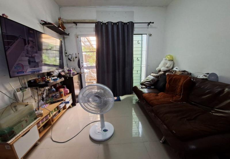 รูปที่3 ต้องการขายทาวน์โฮม ราชาเทวะ บางพลี ราคา 2,100,000 บาท